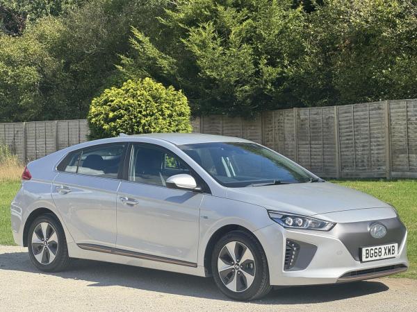 Hyundai IONIQ 28kWh Premium Hatchback 5dr Electric Auto (120 ps)