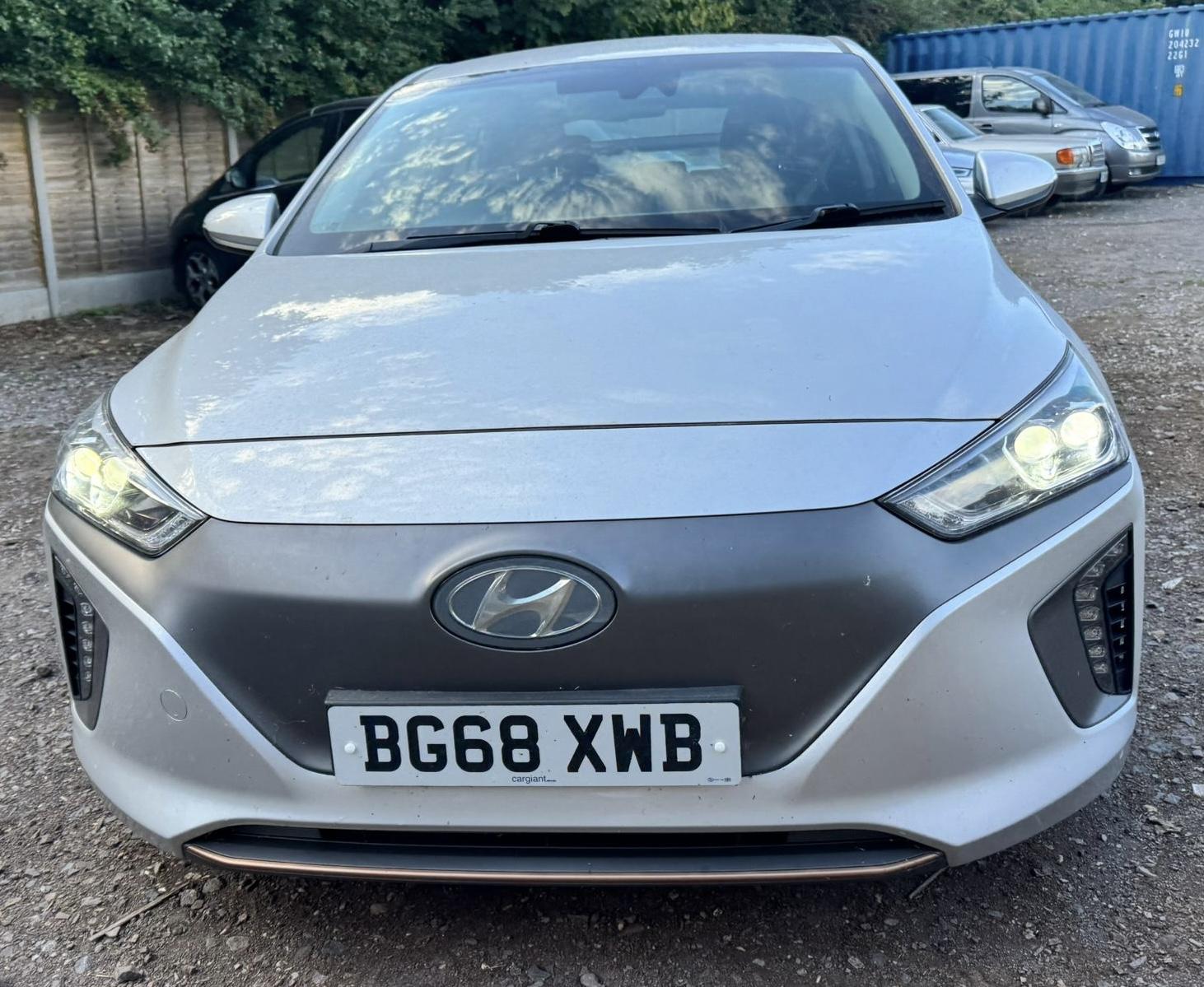 Hyundai IONIQ 28kWh Premium Hatchback 5dr Electric Auto (120 ps)
