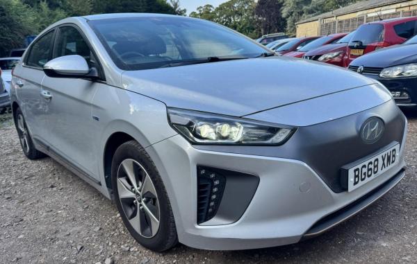 Hyundai IONIQ 28kWh Premium Hatchback 5dr Electric Auto (120 ps)