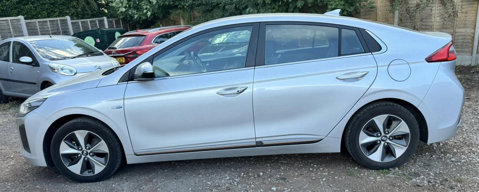 Hyundai IONIQ 28kWh Premium Hatchback 5dr Electric Auto (120 ps)