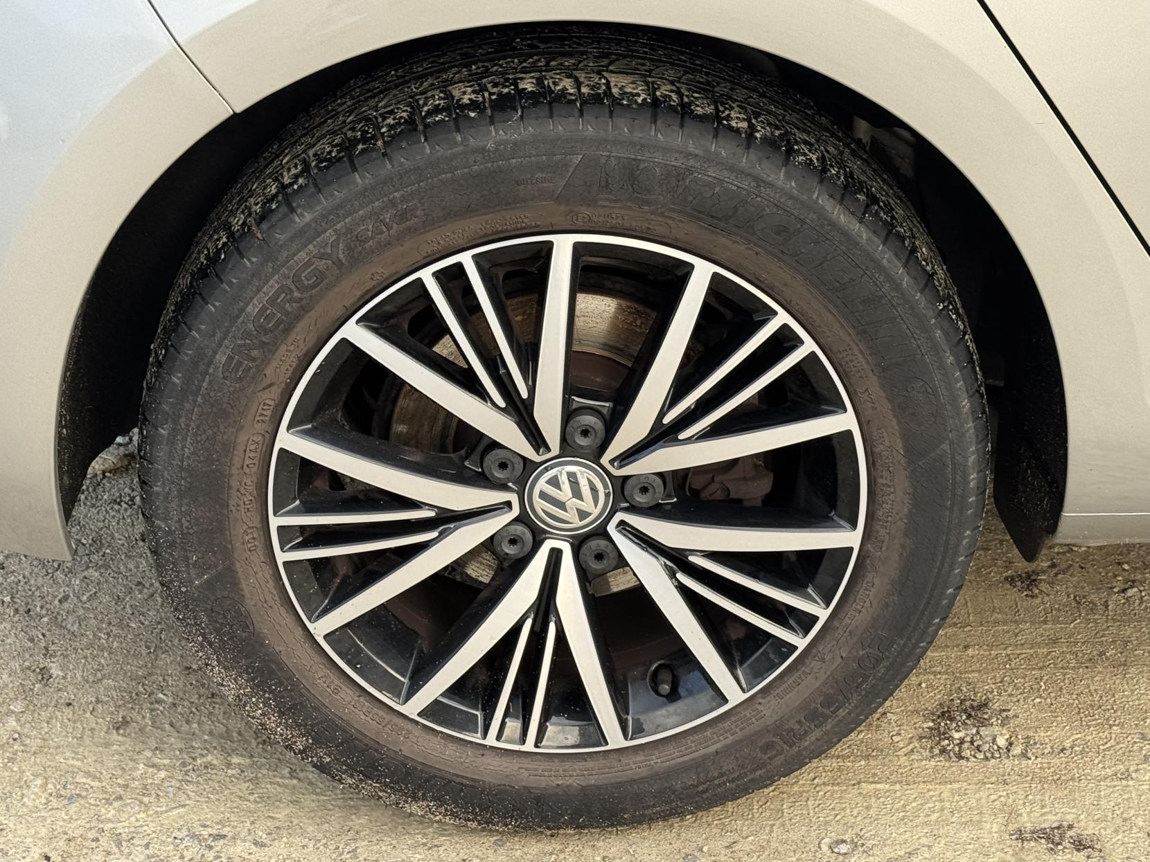 Volkswagen Golf 1.4 TSI BlueMotion Tech SE Nav Hatchback 5dr Petrol Manual Euro 6 (s/s) (125 ps)