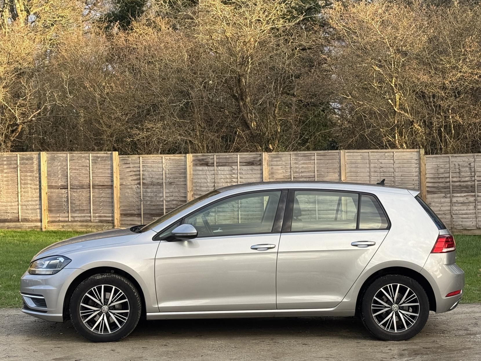 Volkswagen Golf 1.4 TSI BlueMotion Tech SE Nav Hatchback 5dr Petrol Manual Euro 6 (s/s) (125 ps)