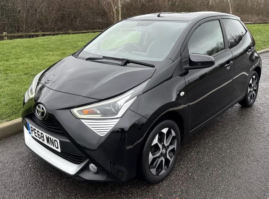 Toyota AYGO 1.0 VVT-i x-plore Hatchback 5dr Petrol Manual Euro 6 (71 ps)